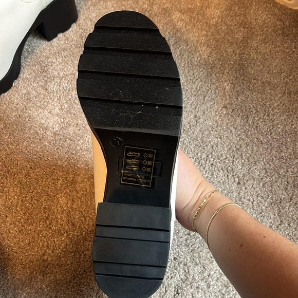 🦋SHEIN Heeled Booties🦋 - Picture 5 of 7